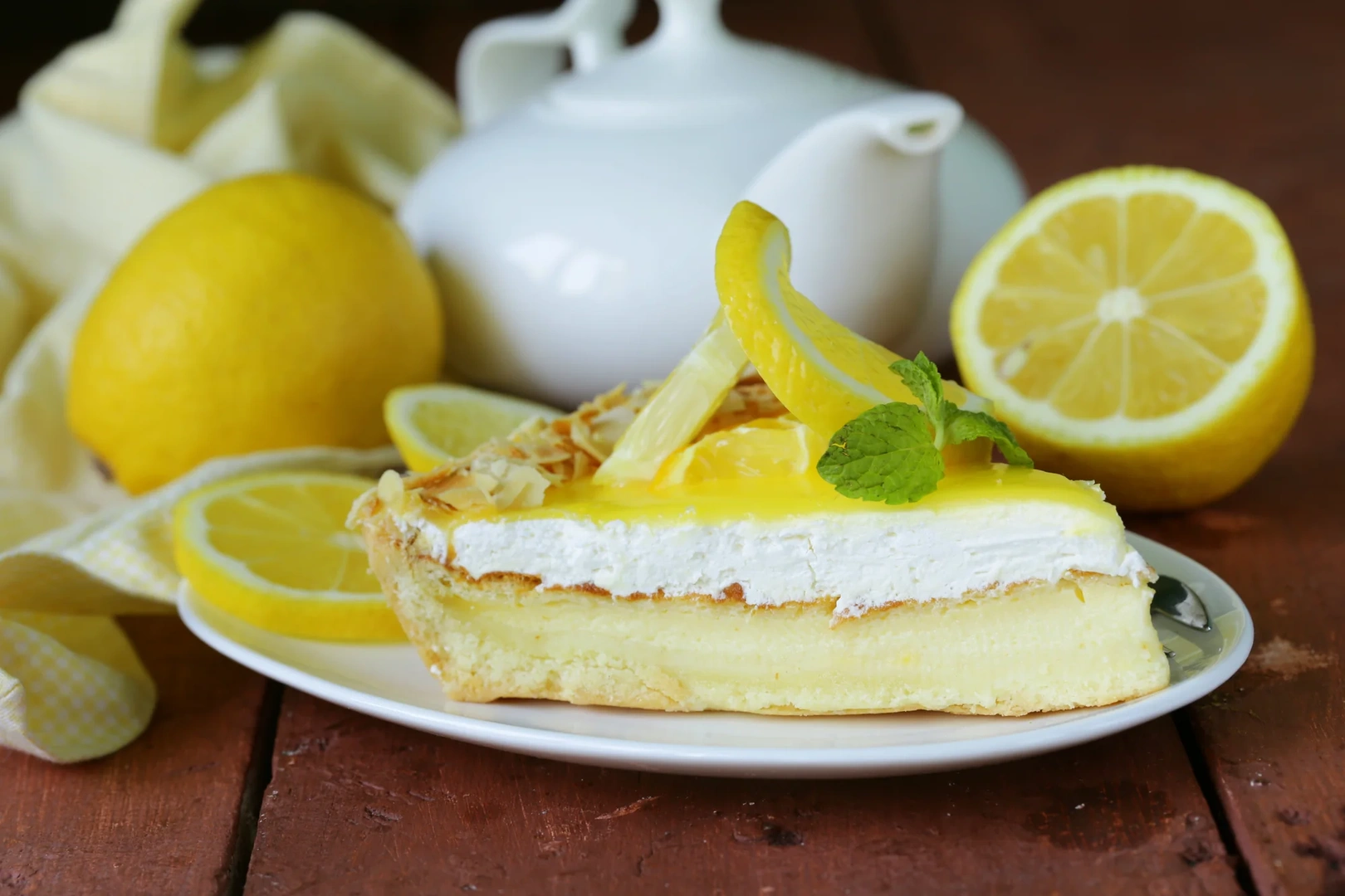 Fluffy, Delicious Home-Made Lemon Tea Cake | Recipe Book